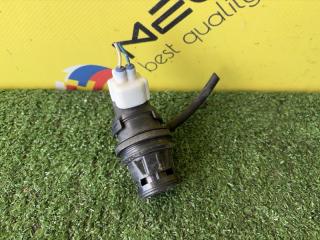 Мотор бачка омывателя TOYOTA ISIS ANM10 1AZ-FSE 85330-21010 2 ракурс