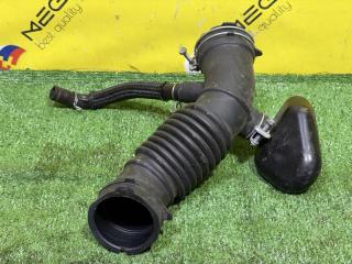 Патрубок воздушного фильтра TOYOTA ISIS ZGM10G 2ZR-FAE 1788137250 3 ракурс Патрубок воздушного фильтра TOYOTA ISIS ZGM10G 2ZR-FAE 1788137250 3 ракурс