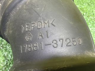 Патрубок воздушного фильтра TOYOTA ISIS ZGM10G 2ZR-FAE 1788137250 4 ракурс