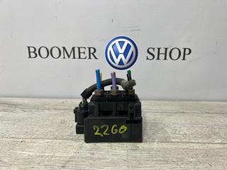 Блок клапанов пневмоподвески Volkswagen Touareg 2010