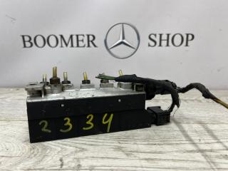 Блок клапанов пневмоподвески Mercedes-Benz S