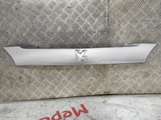 Накладка двери багажника верхняя PEUGEOT 4007 2009
