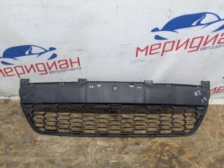 Запчасть решетка в бампер центральная MAZDA 2 2009