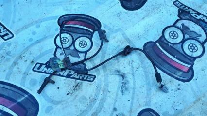 Запчасть датчик abs передний правый SUBARU OUTBACK 2006