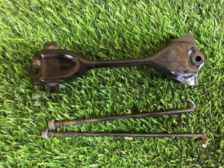 Фото запчасти крепление аккумулятора NISSAN NOTE 2017 контрактная запчасть Запчасть крепление аккумулятора NISSAN NOTE 2017