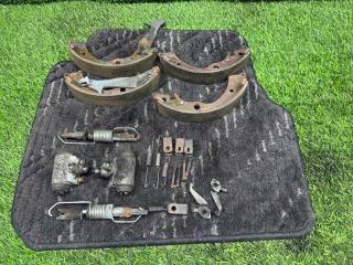 Запчасть колодки ручного тормоза задние Suzuki Jimny 2013