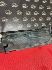 Запчасть защита днища кузова Volkswagen Tiguan 2009