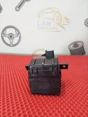 Запчасть блок предохранителей Kia Grand Carnival 2010