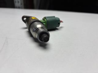 Форсунка топливная правая CEDRIC Y34 VQ25DD