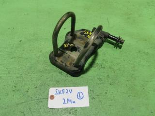 Стремянка рессоры левая MAZDA BONGO SKF2V 1 ракурс Стремянка рессоры левая MAZDA BONGO SKF2V 1 ракурс