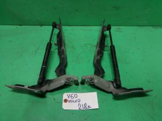 Петля капота VOLVO v60 30799178 1 ракурс