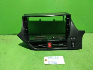 Консоль магнитофона TOYOTA NOAH ZRR85 1 ракурс