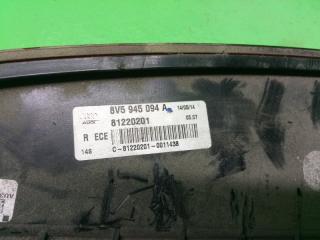 Вставка между стопов правая AUDI A3 8V 8V5945094A 3 ракурс