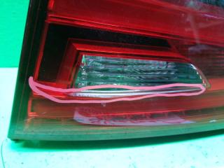 Вставка между стопов правая AUDI A3 8V 8V5945094A 4 ракурс