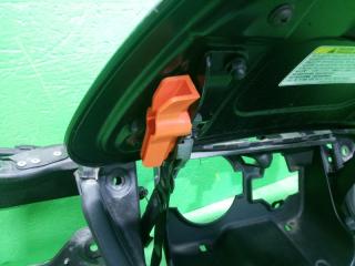 Лючок передний NISSAN LEAF AZE0 65730-3NA1A 3 ракурс