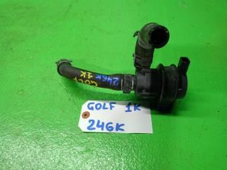 Помпа VOLKSWAGEN GOLF 1K 1 ракурс