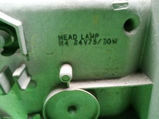 Фара правая передняя ISUZU ELF NKS81 100-21502 3 ракурс Фара правая передняя ISUZU ELF NKS81 100-21502 3 ракурс
