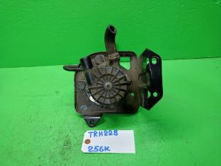 Помпа TOYOTA HIACE TRH228 1 ракурс