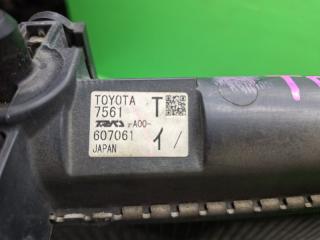 Радиатор основной TOYOTA HIACE TRH228 3 ракурс