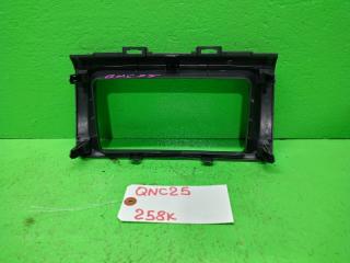 Консоль магнитофона TOYOTA BB QNC25 55405M060 2 ракурс