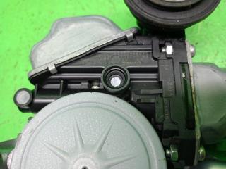 Стеклоподъемник правый передний TOYOTA ALPHARD ANH25 85710-58040 3 ракурс