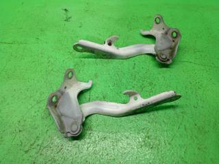 Петля капота TOYOTA HARRIER MCU35 2 ракурс
