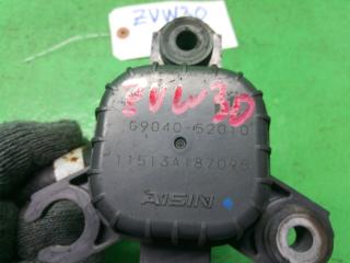 Помпа инвертора TOYOTA PRIUS ZVW30 G9040-52010 2 ракурс