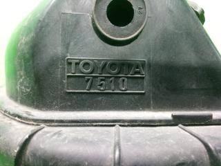 Корпус воздушного фильтра TOYOTA REGIUS RCH47 3 ракурс Корпус воздушного фильтра TOYOTA REGIUS RCH47 3 ракурс