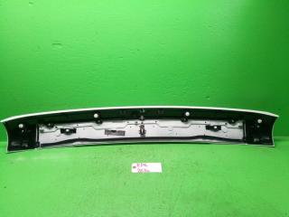 Накладка 5-й двери задняя HONDA STEP WAGON RP6 74900-3T0-J0 4 ракурс