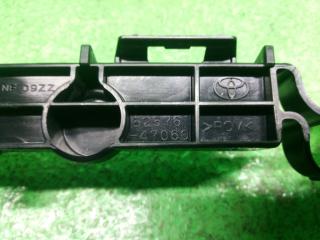 Крепление бампера левое заднее TOYOTA PRIUS ZVW51 52576-47060 2 ракурс