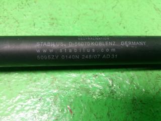 Амортизатор капота передний VOLVO C30 MK38 31218478 2 ракурс