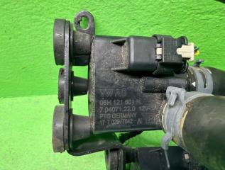 Помпа AUDI A4 8W 06H121601N 3 ракурс Помпа AUDI A4 8W 06H121601N 3 ракурс