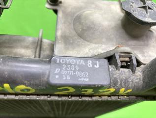 Радиатор основной TOYOTA VITZ SCP10 5 ракурс Радиатор основной TOYOTA VITZ SCP10 5 ракурс