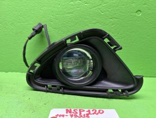 Туманка правая передняя TOYOTA RACTIS NSP120 114-79518 2 ракурс