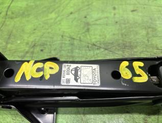 Домкрат TOYOTA IST NCP65 4 ракурс