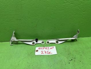 Петля капота TOYOTA IST NCP65 1 ракурс