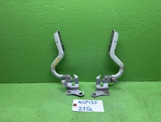 Петля капота TOYOTA VITZ NSP135 1 ракурс Петля капота TOYOTA VITZ NSP135 1 ракурс