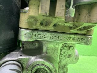 Блок abs LEXUS CT200H ZWA10 47070-12010 2 ракурс