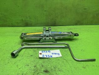Домкрат TOYOTA CALDINA ST215 1 ракурс Домкрат TOYOTA CALDINA ST215 1 ракурс