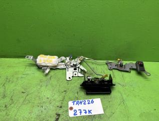 Ручка задней двери TOYOTA HIACE TRH226 1 ракурс