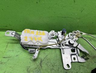 Ручка задней двери TOYOTA HIACE TRH226 2 ракурс