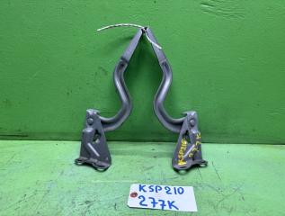 Петля капота TOYOTA YARIS KSP210 2 ракурс
