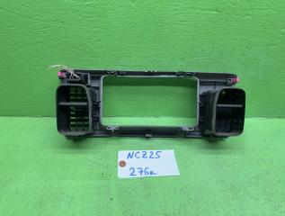 Консоль магнитофона TOYOTA RAUM NCZ25 3 ракурс