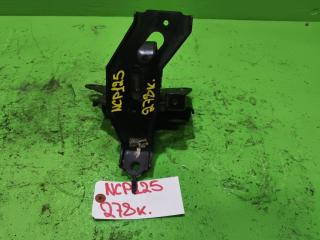 Подушка кпп TOYOTA RACTIS NCP125 3 ракурс Подушка кпп TOYOTA RACTIS NCP125 3 ракурс