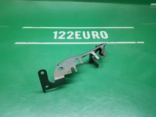 Запчасть кронштейн SKODA Fabia 2011