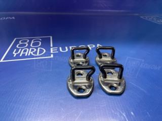 Фото запчасти петля замка двери Volkswagen Polo 2012 Б/У запчасть Запчасть петля замка двери Volkswagen Polo 2012