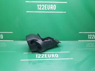 Фото запчасти кожух рулевой колонки Pontiac Vibe 2003 Б/У запчасть Запчасть кожух рулевой колонки Pontiac Vibe 2003