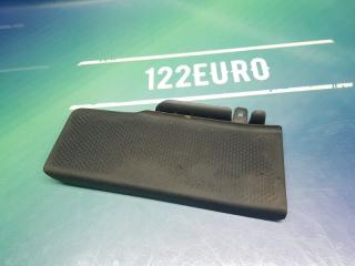 Запчасть подставка под ногу Volkswagen Passat 2008