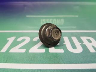 Фото запчасти болт шкива коленвала Toyota Corolla 2005 Б/У запчасть Запчасть болт шкива коленвала Toyota Corolla 2005