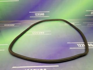 Фото запчасти уплотнительная резинка задняя левая Chevrolet Cruze 2011 Б/У запчасть Запчасть уплотнительная резинка задняя левая Chevrolet Cruze 2011